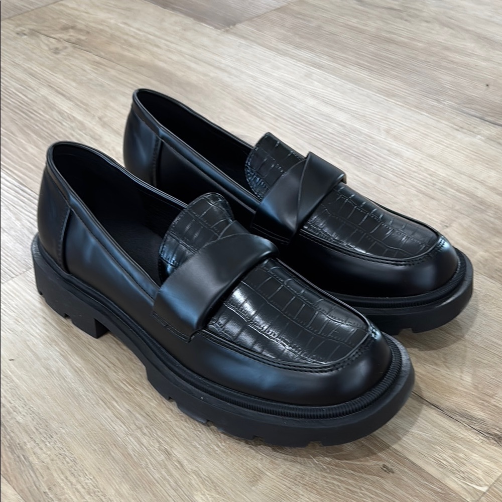 NEW Women’s Chunky Slip On Loafers